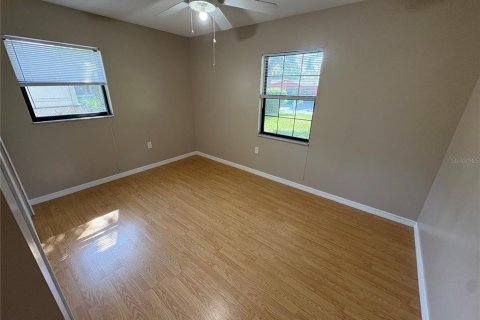 Casa en alquiler en Eustis, Florida, 3 dormitorios, 122.63 m2 № 1912995 - foto 4