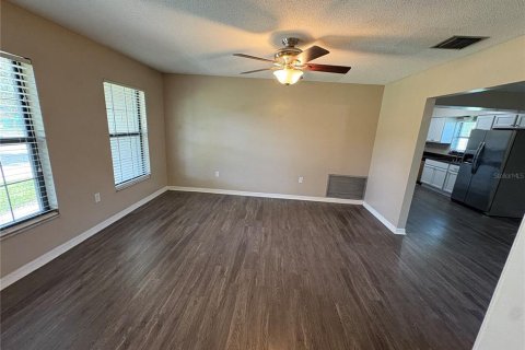 Casa en alquiler en Eustis, Florida, 3 dormitorios, 122.63 m2 № 1912995 - foto 8