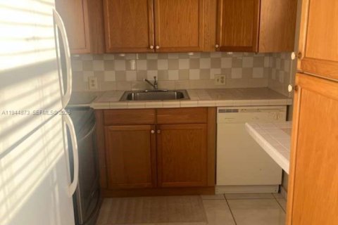 Condo in Boca Raton, Florida, 2 bedrooms № 2060144 - photo 4