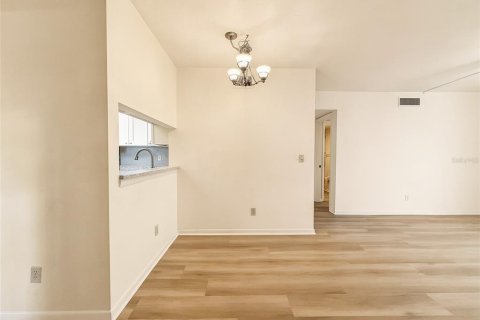Apartamento en alquiler en Naples, Florida, 2 dormitorios, 99.59 m2 № 2094650 - foto 13