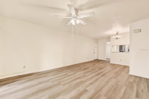 Apartamento en alquiler en Naples, Florida, 2 dormitorios, 99.59 m2 № 2094650 - foto 10