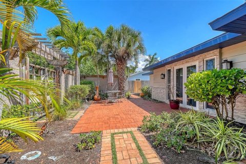 Villa ou maison à louer à Sarasota, Floride: 4 chambres, 204.38 m2 № 2101291 - photo 8