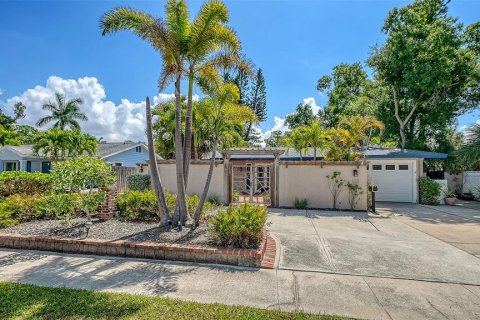 Villa ou maison à louer à Sarasota, Floride: 4 chambres, 204.38 m2 № 2101291 - photo 4