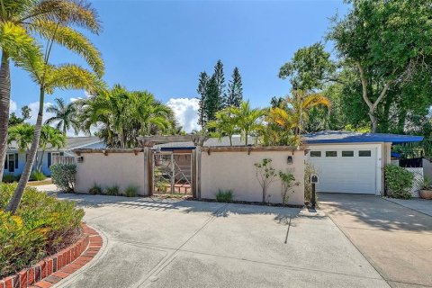 Villa ou maison à louer à Sarasota, Floride: 4 chambres, 204.38 m2 № 2101291 - photo 5