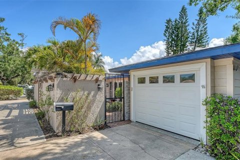 Villa ou maison à louer à Sarasota, Floride: 4 chambres, 204.38 m2 № 2101291 - photo 7