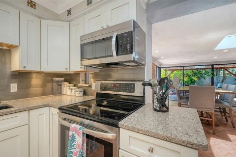 Villa ou maison à louer à Sarasota, Floride: 4 chambres, 204.38 m2 № 2101291 - photo 21