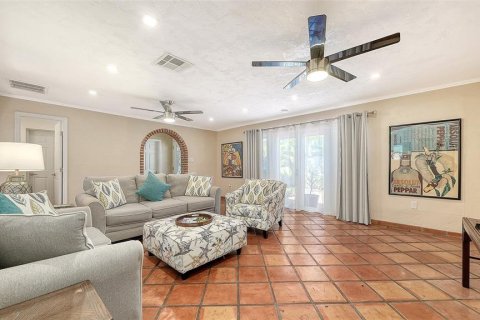 Villa ou maison à louer à Sarasota, Floride: 4 chambres, 204.38 m2 № 2101291 - photo 16