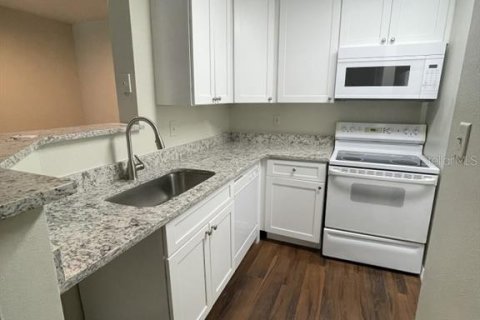Condo in Altamonte Springs, Florida, 1 bedroom  № 2379193 - photo 14