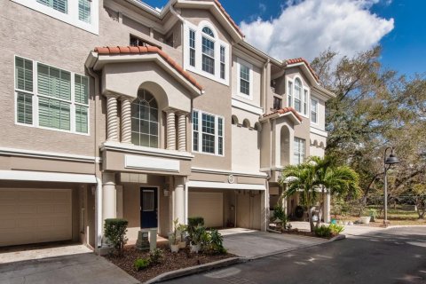 Adosado en Tarpon Springs, Florida 3 dormitorios, 187.66 m2 № 2101754
