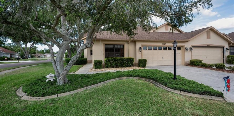Casa en New Port Richey, Florida 2 dormitorios, 152.55 m2 № 2212627