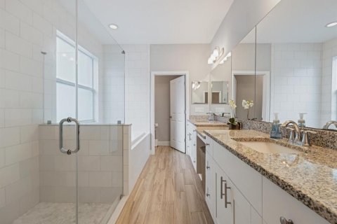 Casa en venta en Pinellas Park, Florida, 5 dormitorios, 296.92 m2 № 2383355 - foto 24