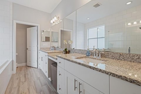 Casa en venta en Pinellas Park, Florida, 5 dormitorios, 296.92 m2 № 2383355 - foto 25
