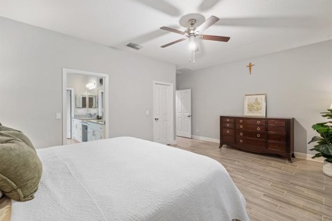 Casa en venta en Pinellas Park, Florida, 5 dormitorios, 296.92 m2 № 2383355 - foto 23