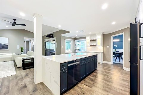 Casa en venta en Lake Mary, Florida, 4 dormitorios, 210.14 m2 № 2361400 - foto 22