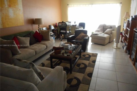 Купить кондоминиум в Бей-Харбор-Айлендс, Флорида 1 спальня, 85.38м2, № 2015197 - фото 5