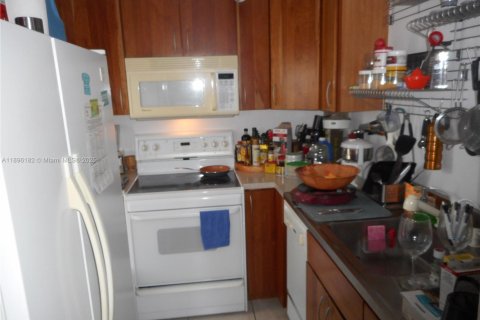 Купить кондоминиум в Бей-Харбор-Айлендс, Флорида 1 спальня, 85.38м2, № 2015197 - фото 7