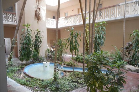 Купить кондоминиум в Бей-Харбор-Айлендс, Флорида 1 спальня, 85.38м2, № 2015197 - фото 15