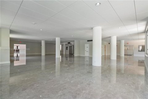 Купить кондоминиум в Бей-Харбор-Айлендс, Флорида 1 спальня, 85.38м2, № 2015197 - фото 19