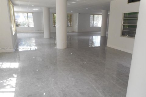 Купить кондоминиум в Бей-Харбор-Айлендс, Флорида 1 спальня, 85.38м2, № 2015197 - фото 14