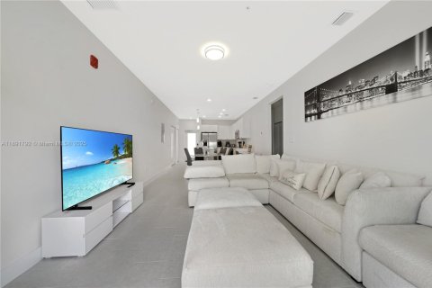 Copropriété à vendre à Doral, Floride: 3 chambres, 104.42 m2 № 1943737 - photo 4