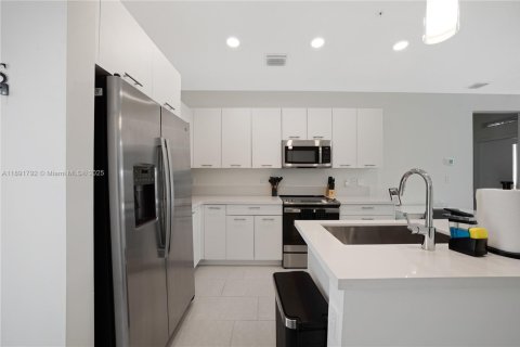 Copropriété à vendre à Doral, Floride: 3 chambres, 104.42 m2 № 1943737 - photo 7