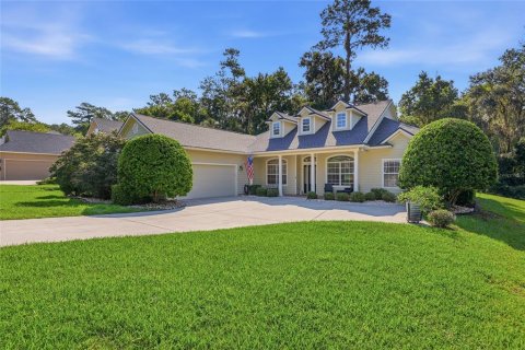 House in Gainesville, Florida 3 bedrooms, 194.72 sq.m. № 2324666