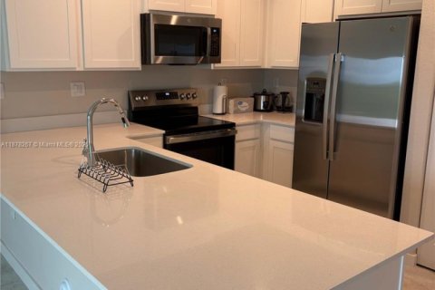 Adosado en alquiler en Florida City, Florida, 3 dormitorios, 115.85 m2 № 1923313 - foto 2