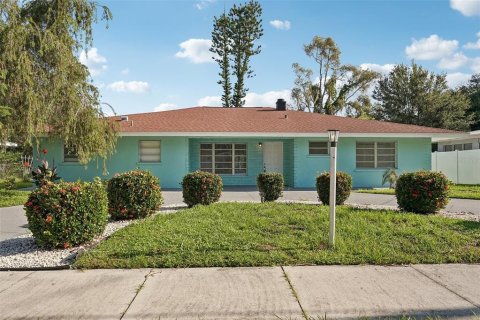 Villa ou maison à louer à Sarasota, Floride: 3 chambres, 156.17 m2 № 2432590 - photo 3