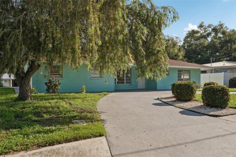 Villa ou maison à louer à Sarasota, Floride: 3 chambres, 156.17 m2 № 2432590 - photo 5