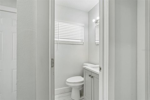 Villa ou maison à louer à Sarasota, Floride: 3 chambres, 156.17 m2 № 2432590 - photo 18