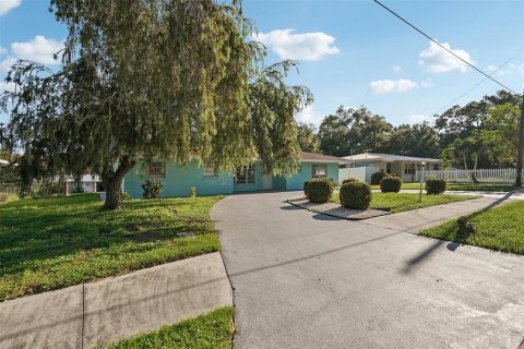 Villa ou maison à louer à Sarasota, Floride: 3 chambres, 156.17 m2 № 2432590 - photo 4