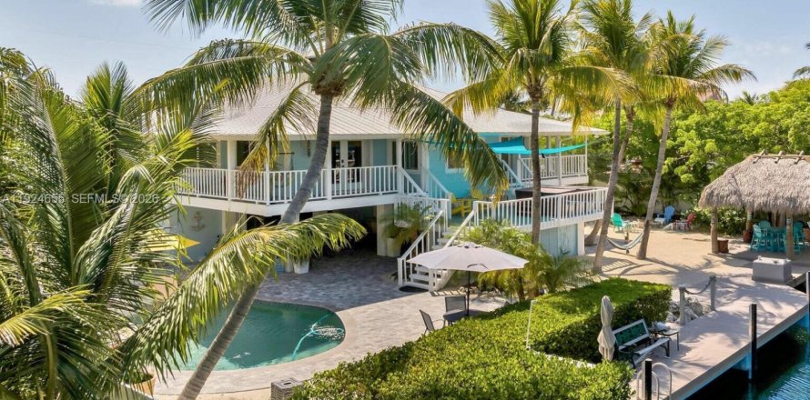 Casa en Marathon, Florida 3 dormitorios, 200.58 m2 № 1995470