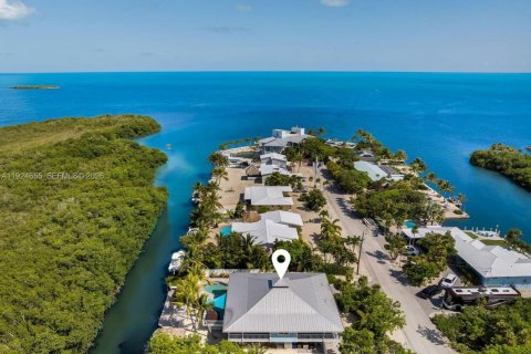 Casa en venta en Marathon, Florida, 3 dormitorios, 200.58 m2 № 1995470 - foto 2