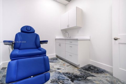 Condo in Aventura, Florida  № 2056956 - photo 5