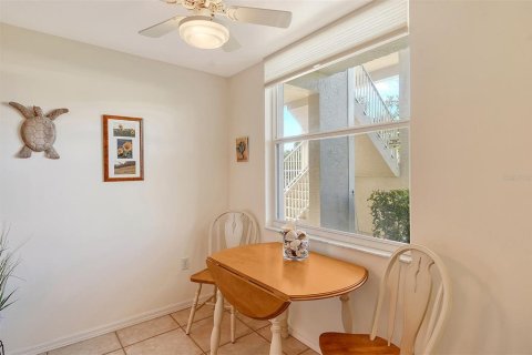 Condo in Sarasota, Florida, 2 bedrooms  № 1524574 - photo 9