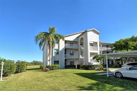 Condo in Sarasota, Florida, 2 bedrooms  № 1524574 - photo 1