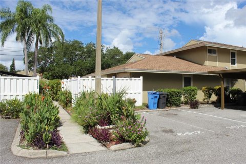 Condo à Tampa, Floride, 2 chambres  № 2364685