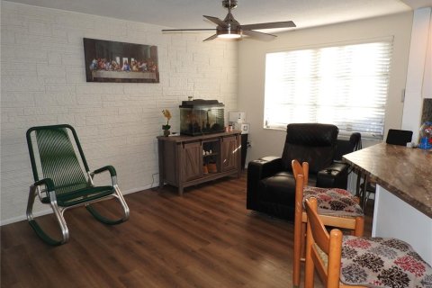 House in Holiday, Florida 3 bedrooms, 129.41 sq.m. № 2115810 - photo 17