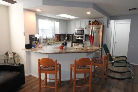 House in Holiday, Florida 3 bedrooms, 129.41 sq.m. № 2115810 - photo 15