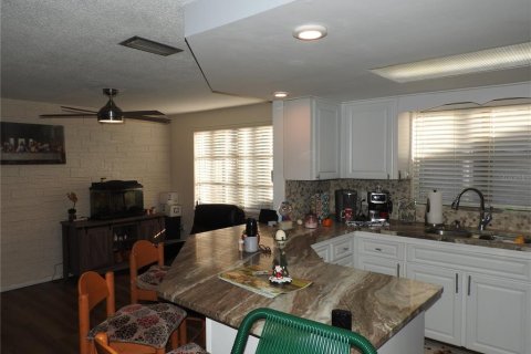 House in Holiday, Florida 3 bedrooms, 129.41 sq.m. № 2115810 - photo 14