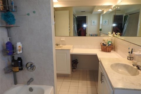 House in Holiday, Florida 3 bedrooms, 129.41 sq.m. № 2115810 - photo 26