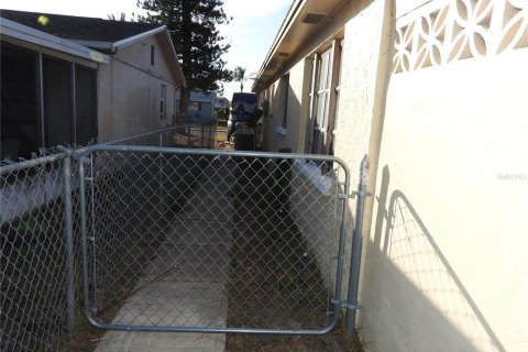 House in Holiday, Florida 3 bedrooms, 129.41 sq.m. № 2115810 - photo 6