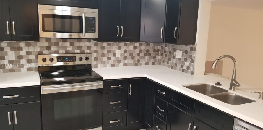 Touwnhouse à Hallandale Beach, Floride 3 chambres, 167.6 m2 № 1864447