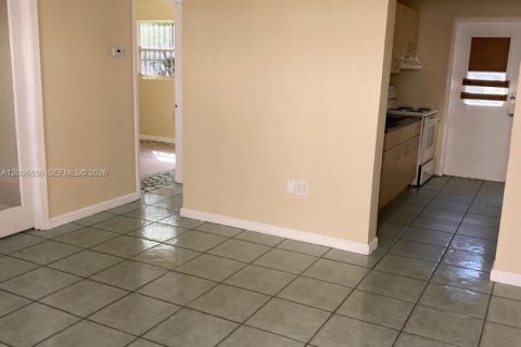 Apartment in Miami, Florida 2 bedrooms, 532.14 sq.m. № 2170762 - photo 9