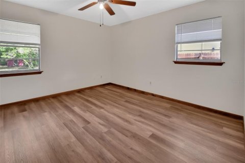 House in DeLand, Florida 3 bedrooms, 118.45 sq.m. № 1880579 - photo 13