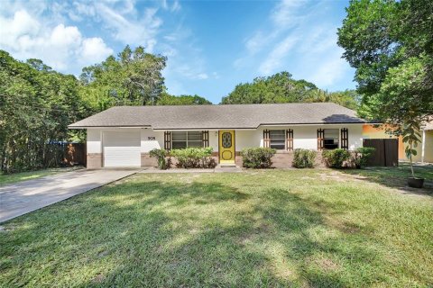 House in DeLand, Florida 3 bedrooms, 118.45 sq.m. № 1880579 - photo 1