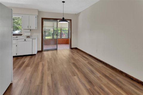 House in DeLand, Florida 3 bedrooms, 118.45 sq.m. № 1880579 - photo 9
