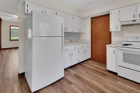 House in DeLand, Florida 3 bedrooms, 118.45 sq.m. № 1880579 - photo 7