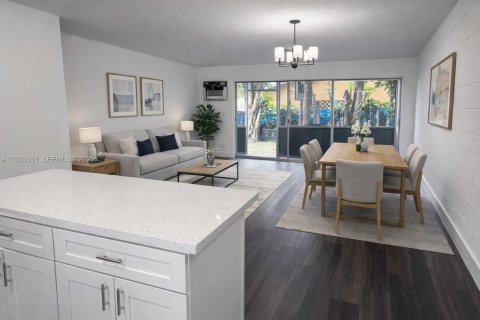 Снять в аренду виллу или дом в Майами, Флорида 2 спальни, 366.59м2, № 1990940 - фото 1