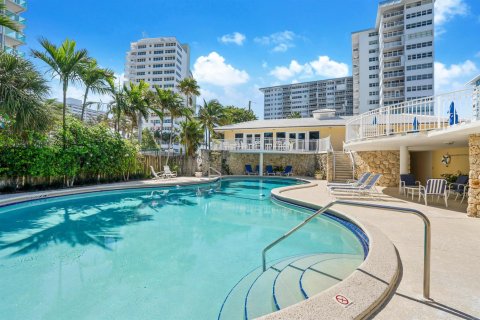 Condo in Fort Lauderdale, Florida, 2 bedrooms  № 2361621 - photo 21